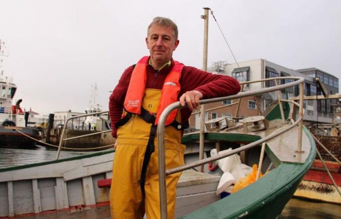 In Brest harbor, fishermen who find old shells in their nets no longer report them