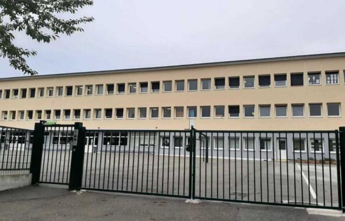 Children from Yvelines thrown onto the sidewalk by a bus driver