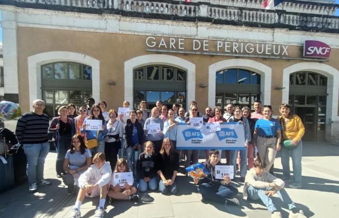 The new class of high school students without borders has arrived in Dordogne