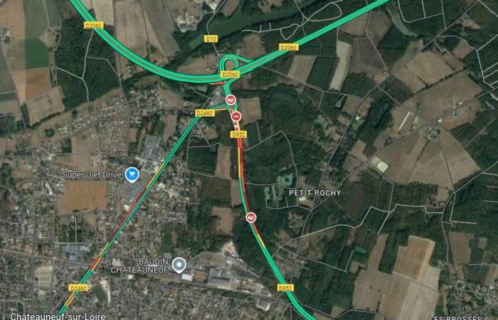 Major traffic jams in Châteauneuf-sur-Loire due to an accident involving several vehicles