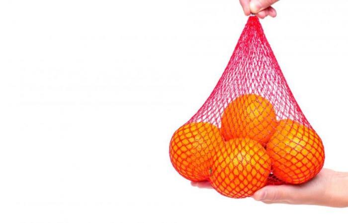 The Real Reason Why Your Oranges or Tangerines Are Often Wrapped in Red Nets in Stores