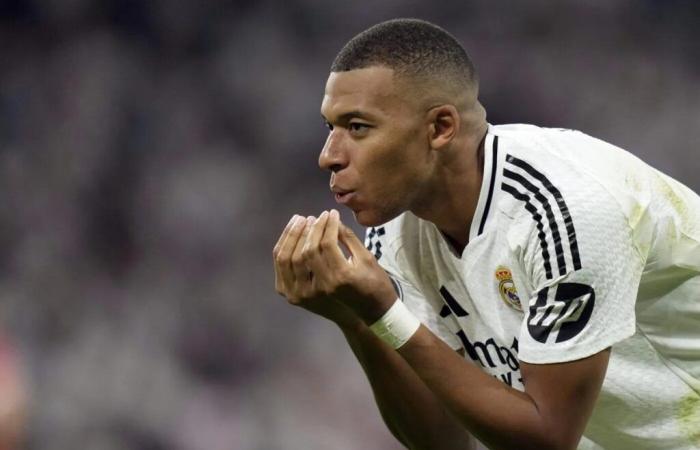 Sergio Ramos reacts to Kylian Mbappé’s wink