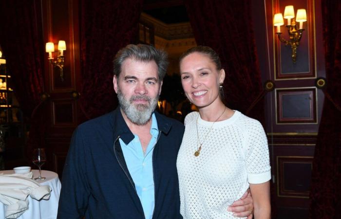 Clovis Cornillac, François Cluzet and François-Xavier Demaison out in Paris with their wives