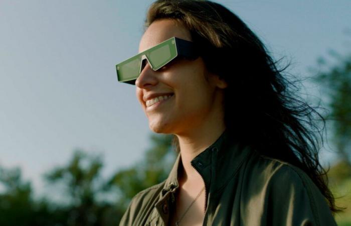 Snapchat Launches Revolutionary New Augmented Reality Glasses