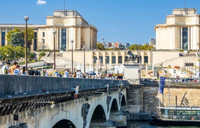 This famous Paris bridge is officially (and permanently) pedestrianized