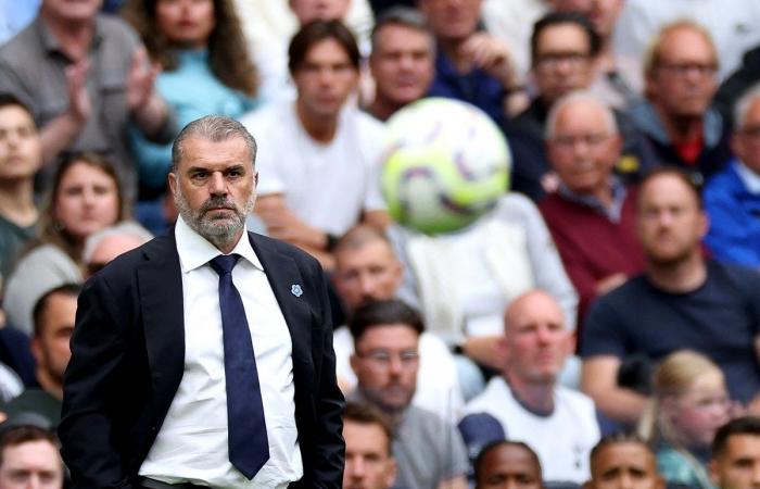 Ten Hag praises Rashford for letting Antony take penalty against Barnsley