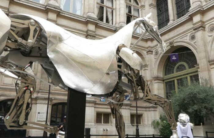 The mechanical horse from the Olympic opening ceremony will soon be exhibited at the Palace of Versailles