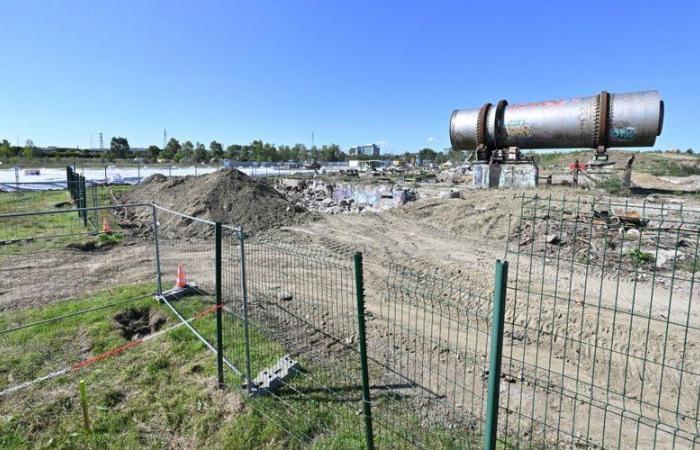 AZF Crater Cleanup: 23 Years After the Explosion, the Last Remains of the Destroyed Factory Are Being Dismantled