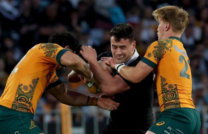 All Blacks resist Australia’s comeback