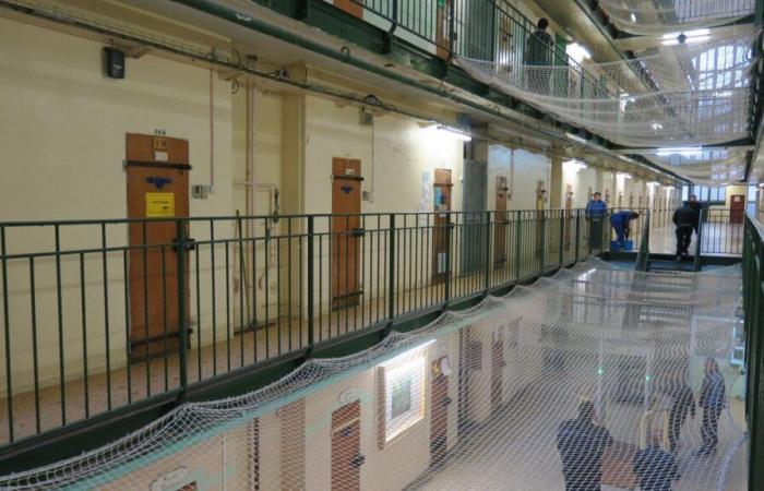 Suicide of a prisoner in prison: 10 months suspended sentence requested for a former officer of Fresnes