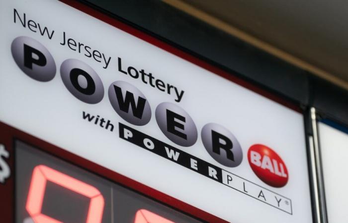 Powerball ticket worth $1M bought at small NJ grocery store