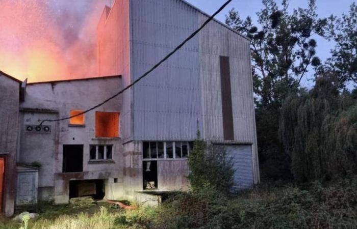 Fire destroys former flour mill in Côtes-d’Armor