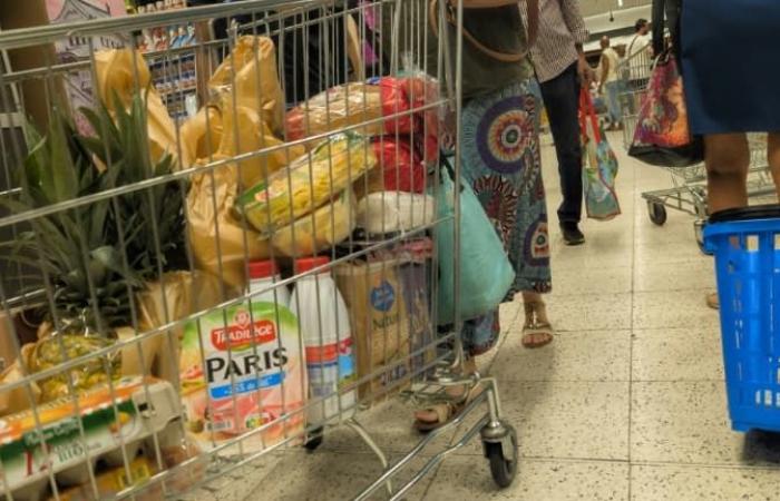 report in a supermarket in Martinique with its extraordinary prices