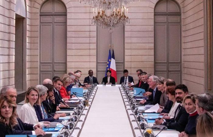 Barnier government: quick council of ministers, transfer of power, first promises… what to remember from the ministers’ return?