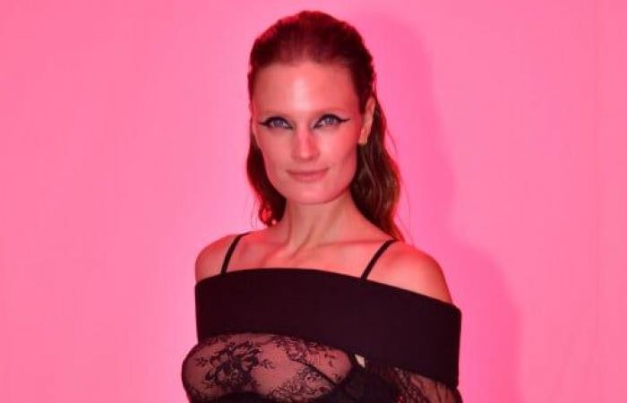 Etam Fashion Show: Constance Jablonski reveals her surprise pregnancy in lingerie, her nine-time world champion boyfriend is over the moon!