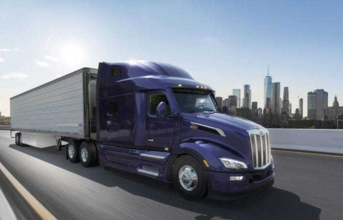 Peterbilt’s infotainment system offers Apple CarPlay support