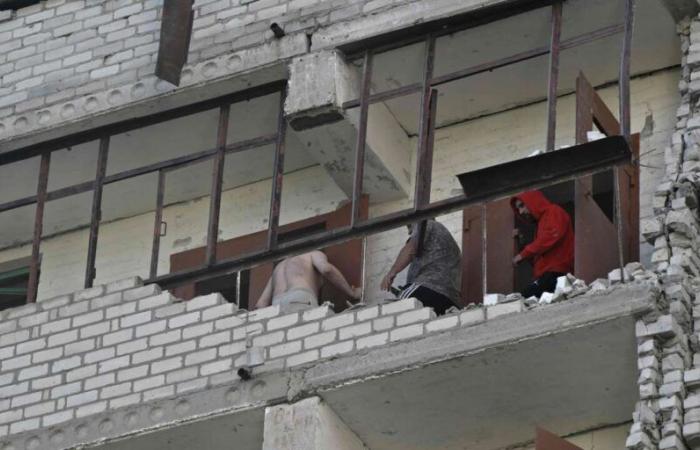 At least two dead and about twenty injured in Russian bombing, according to the governor of Donetsk oblast