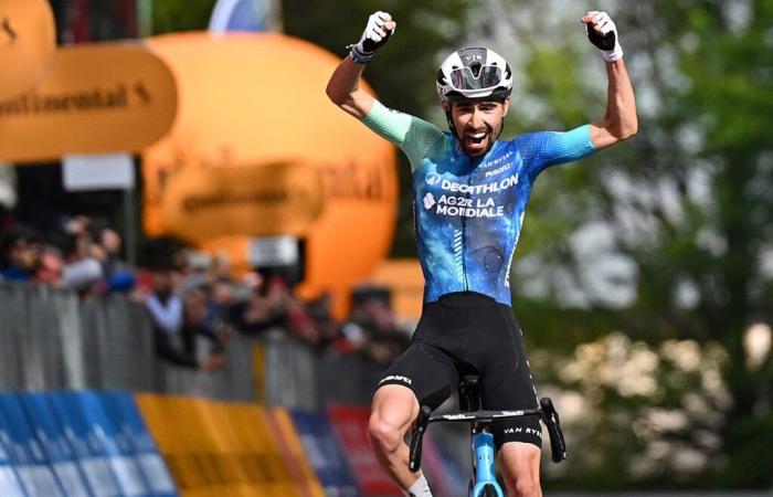 Transfer – Valentin Paret-Peintre joins Remco Evenepoel at Soudal Quick-Step