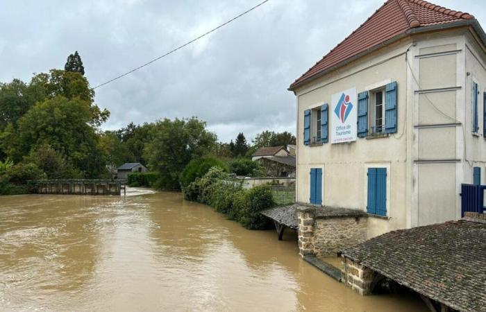 residents are preparing for a new flood