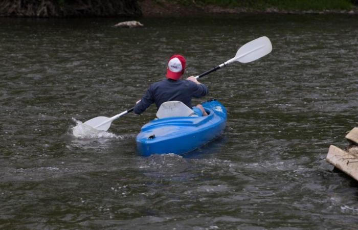 Hundreds of kayakers evacuated from the Lesse, seven teenagers taken to hospital