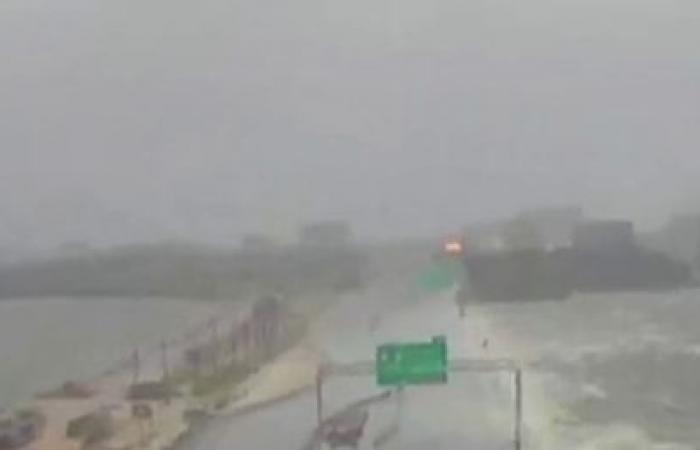 Videos show heavy wind and rain as Florida braces for Hurricane Helene