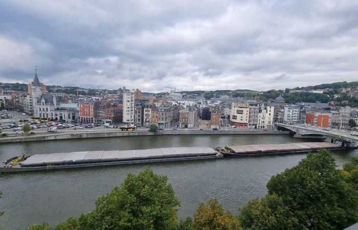 The statue of the Pont des Arches hit by the barge will be able to be #restored and put back in place