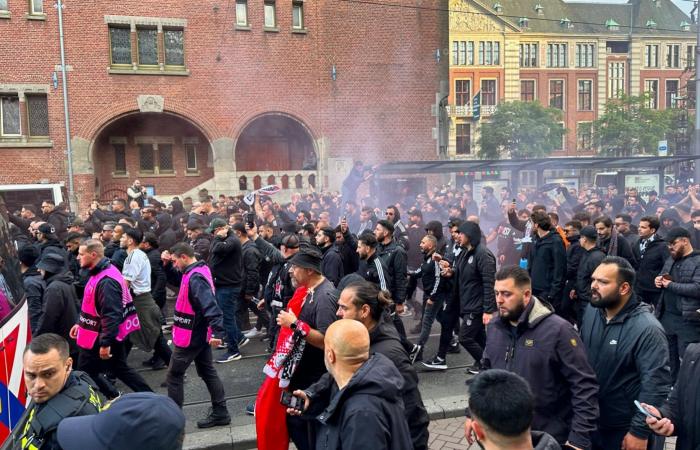 Now, there is more to the story: we see Besiktas fans at the Arena