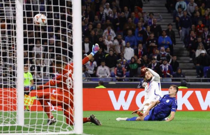 Lyon starts off on the right foot by defeating Olympiakos