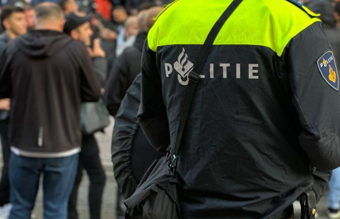 Now, there is more to the story: we see Besiktas fans at the Arena