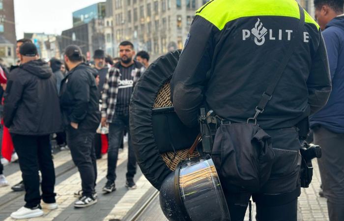 Now, there is more to the story: we see Besiktas fans at the Arena