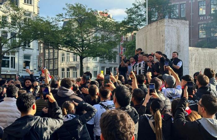 Now, there is more to the story: we see Besiktas fans at the Arena