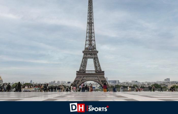 The Olympic rings were taken down from the Eiffel Tower