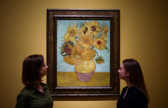 London: Throws of soup on Van Gogh’s “Sunflowers”