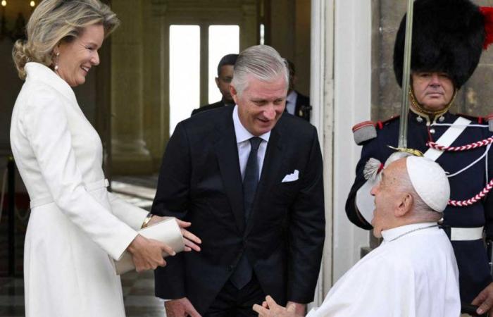 King Philippe and Queen Mathilde open the doors of their castle to Pope Francis