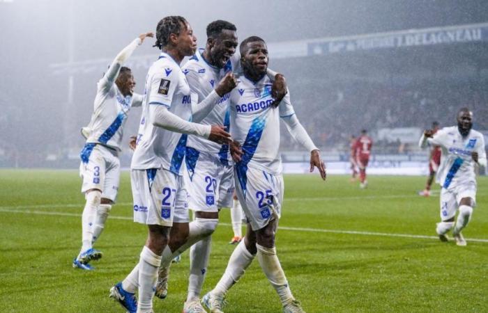 before the C1, Brest falls heavily against Auxerre