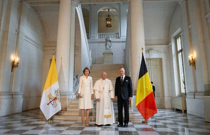 King Philippe and Queen Mathilde open the doors of their castle to Pope Francis