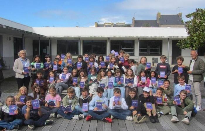 Douarnenez. 50 books offered to 6th grade students in Saint-Blaise