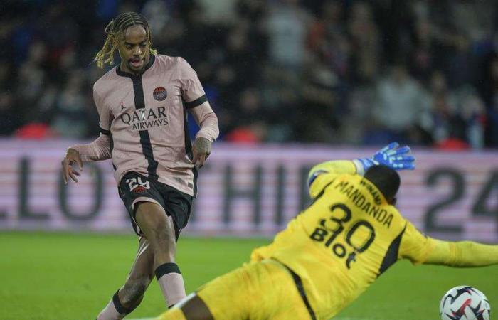 Barcola scores twice as PSG extend unbeaten league run