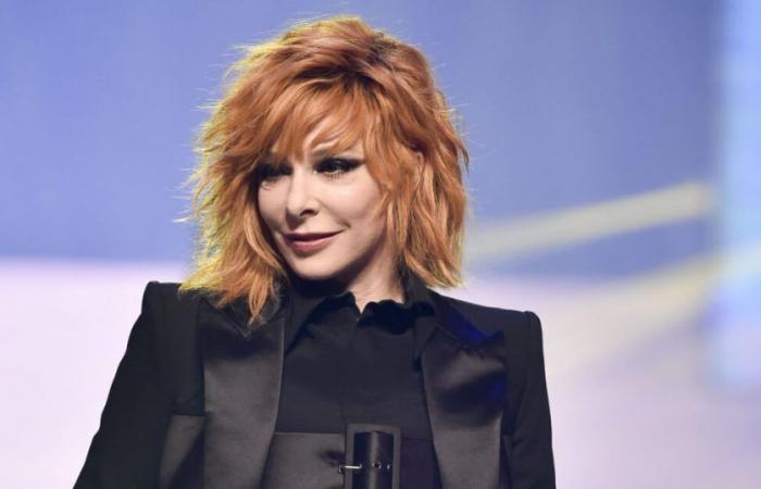 Mylène Farmer concert: A poignant tribute to her friend, a world star invited on stage… that’s what happened!