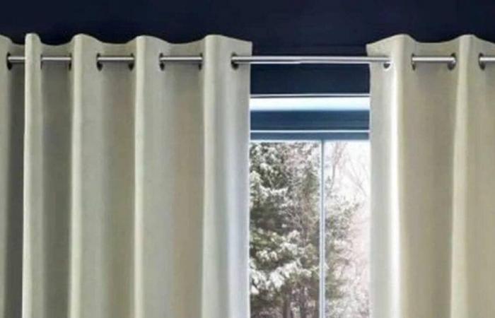 Protect your cozy nest from the cold with these 2 blackout curtains for less than 15 euros