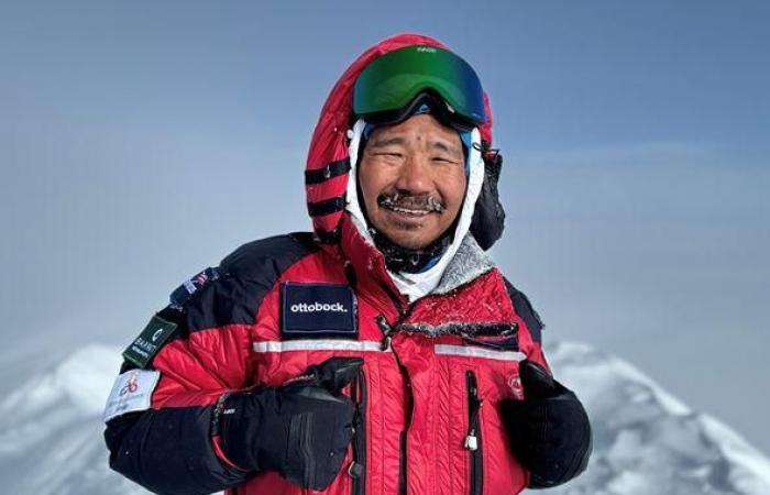 A Nepali man’s unique lesson in resilience at the summit of Everest, despite amputation of both legs