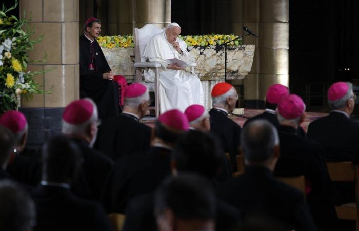 In Belgium, the Pope once again questioned about sexual violence