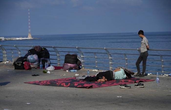 “The price of this war is much too expensive”: on the sidewalks of Beirut, the great dismay of the displaced people of the southern suburbs