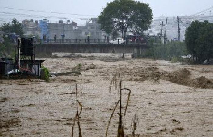 Floods in Nepal: more than 100 dead