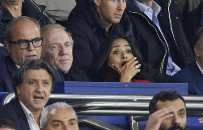 Dressed in the colors of Stade Rennais, Salma Hayek, passionate supporter