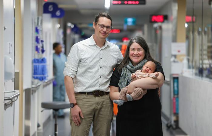 A first in Quebec | A mother participates in her own cesarean section