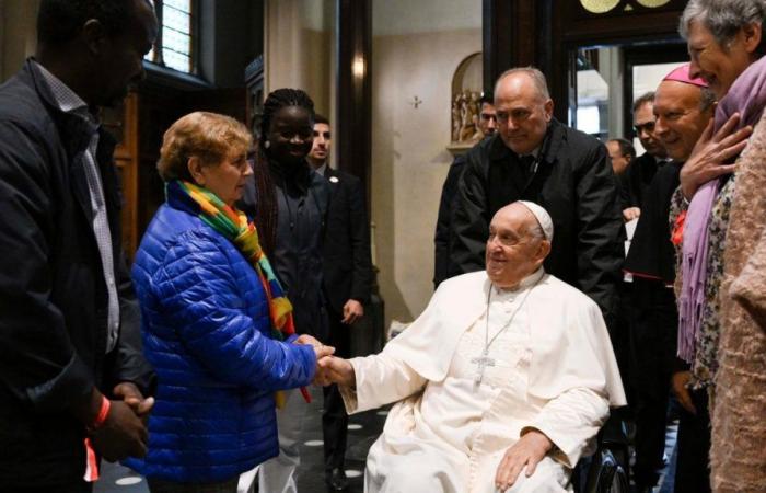 The Pope visits the aid work of the parish of Saint-Gilles