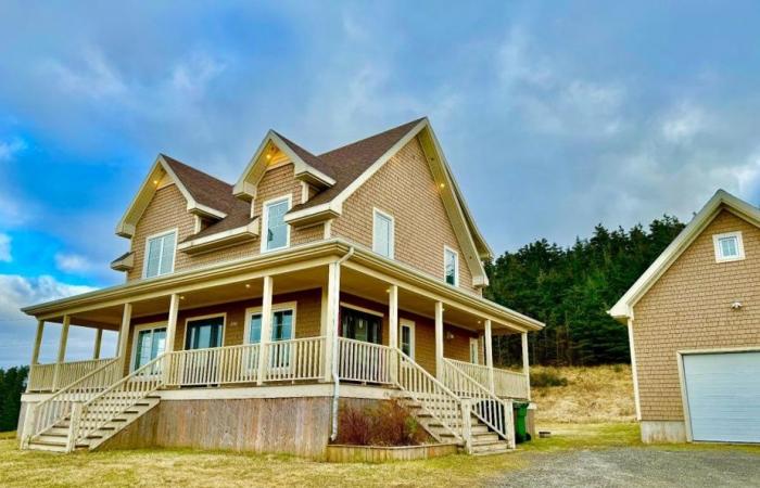 Magdalen Islands | Julie Snyder sells her hotel