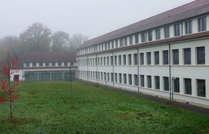 A student attacked with a hammer in a high school in Essonne, an investigation opened