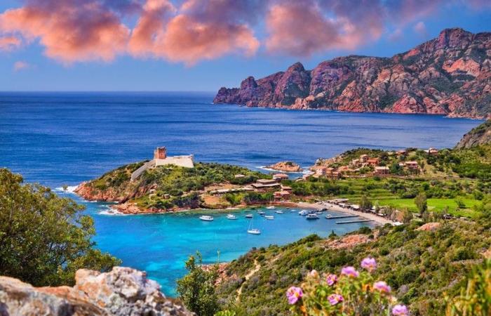 38 photos that prove Corsica is the ugliest island in the world